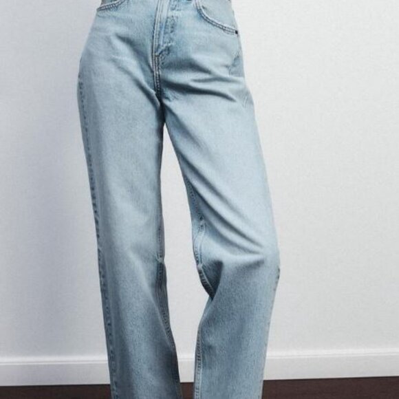 [28] ZARA Light Wash High-Waisted Jeans - Picture 3 of 9